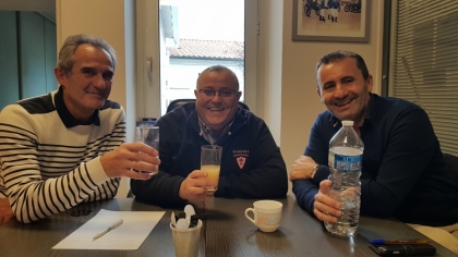 au centre Président du FC Challans85 Roland Rocher 